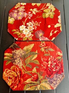 Set a 2 floral  vintage style placemats 2 different styles